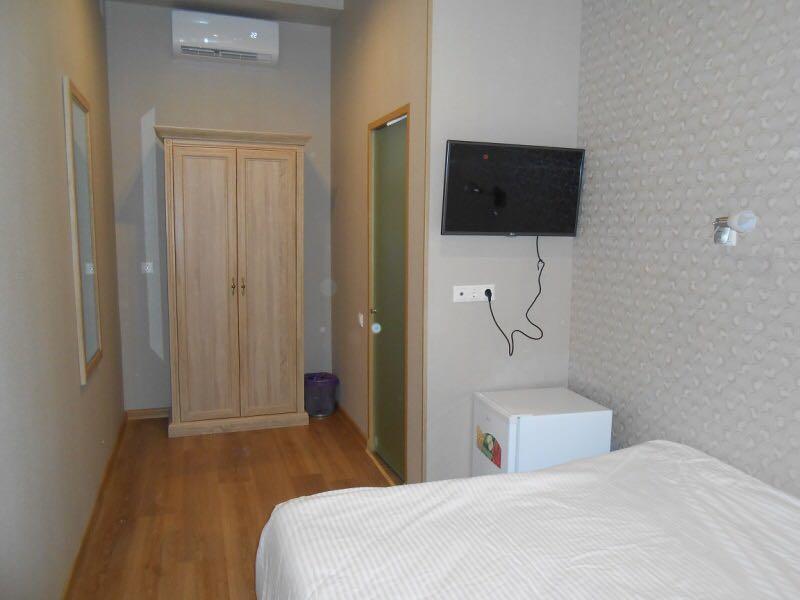 Family Inn Sukhumi Exterior foto